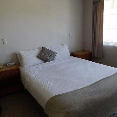 Karaka Tree Motel Таупо Екстер'єр фото