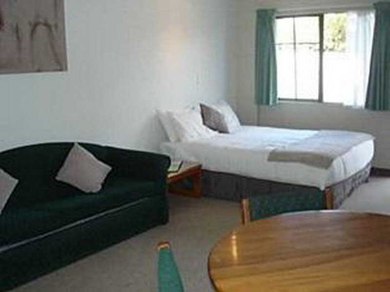 Karaka Tree Motel Таупо Екстер'єр фото