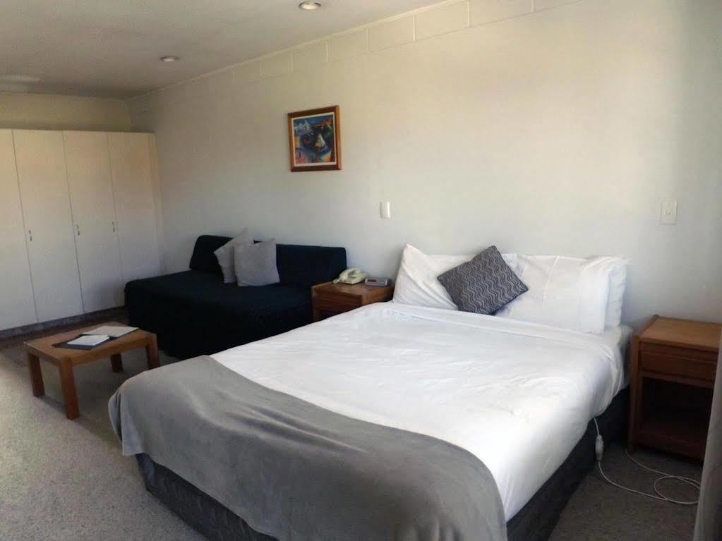 Karaka Tree Motel Таупо Екстер'єр фото