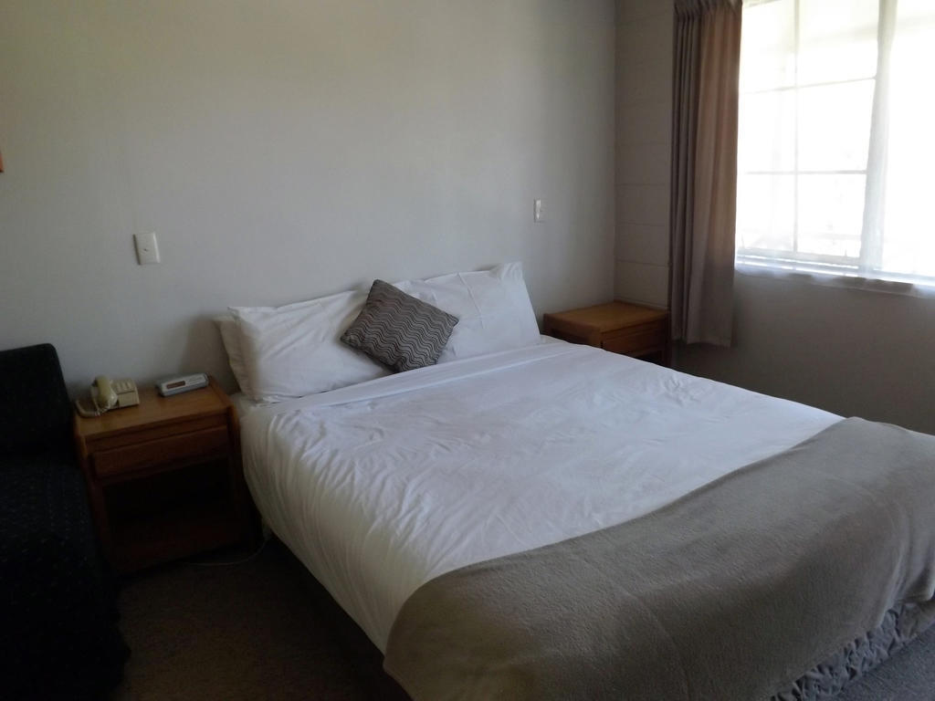 Karaka Tree Motel Таупо Екстер'єр фото